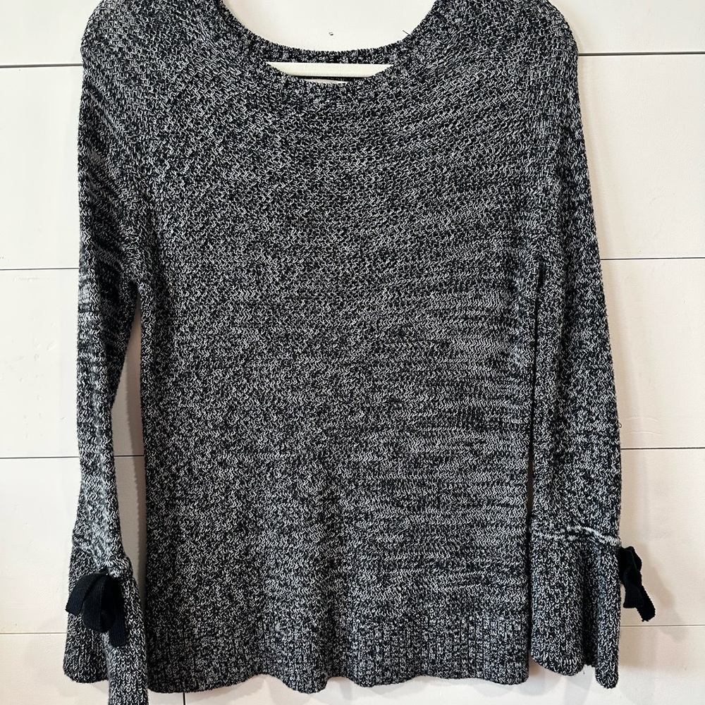 Loft Women's Black and Gray Sweater with bows. Size XS but oversized - Picture 2 of 4